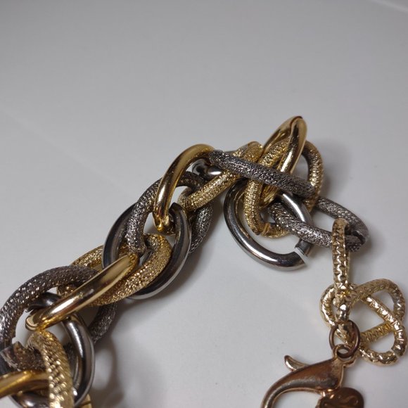 Two Tone Lightweight Large Chain Link Necklace 22.5 Inches Long - Picture 11 of 12